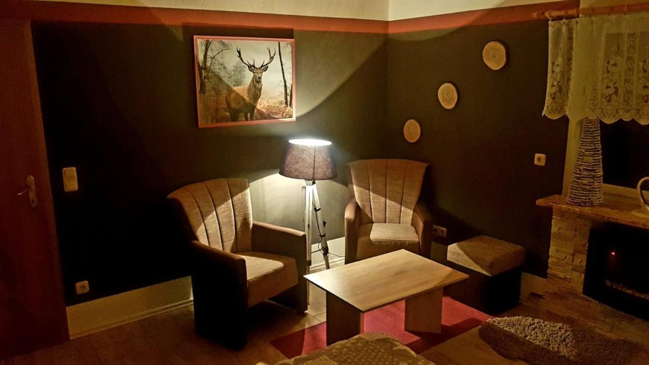 Monteur- Und Ferienwohnung Waldrauschen Fehrenbach Exterior foto