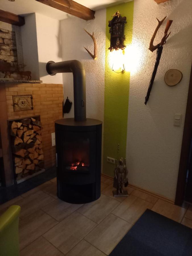 Monteur- Und Ferienwohnung Waldrauschen Fehrenbach Exterior foto