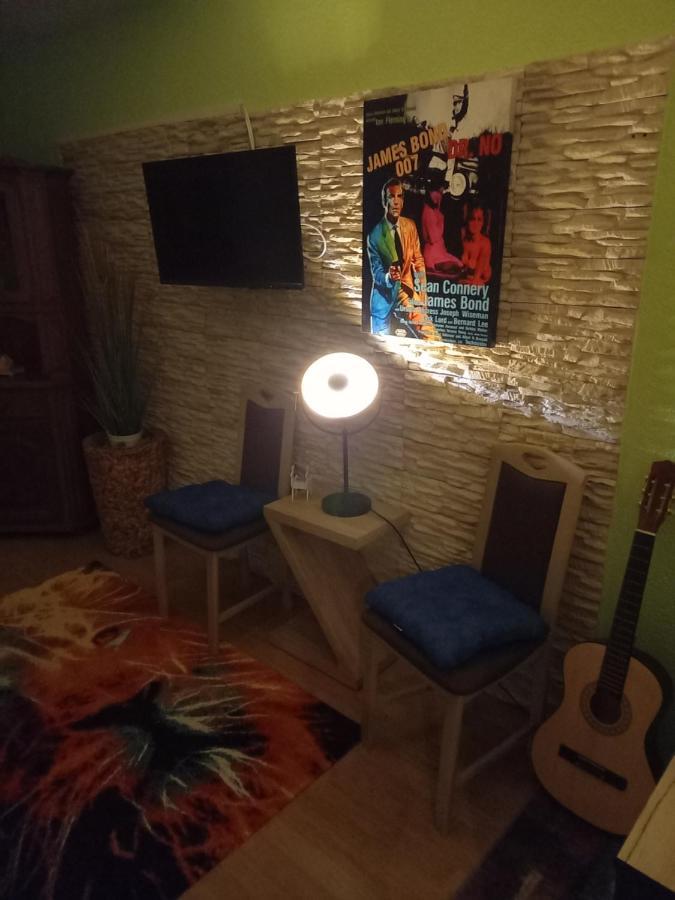 Monteur- Und Ferienwohnung Waldrauschen Fehrenbach Exterior foto